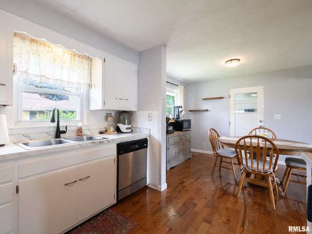 1703 W BAYWOOD Avenue, Peoria, IL 61614