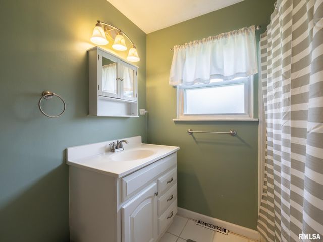 1703 W BAYWOOD Avenue, Peoria, IL 61614