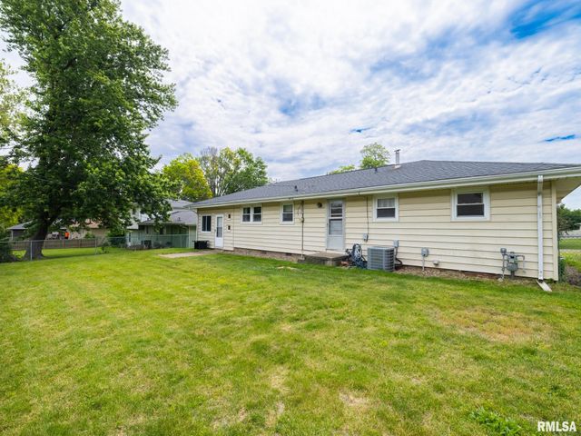 1703 W BAYWOOD Avenue, Peoria, IL 61614