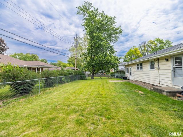 1703 W BAYWOOD Avenue, Peoria, IL 61614
