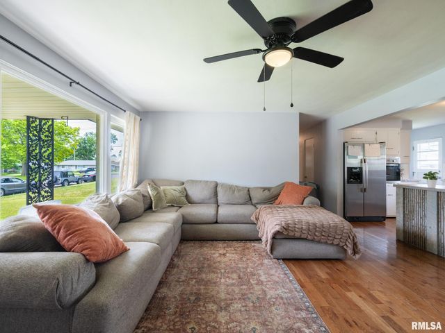 1703 W BAYWOOD Avenue, Peoria, IL 61614