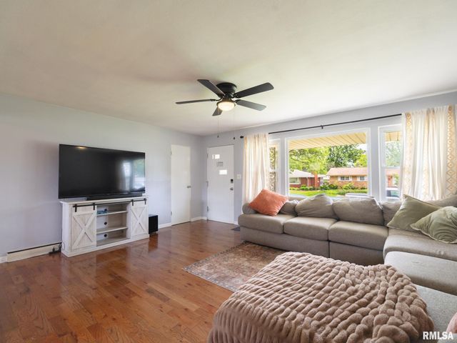 1703 W BAYWOOD Avenue, Peoria, IL 61614