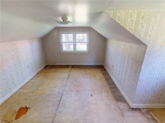 140 Evergreen Dr, Center Twp, PA 15001