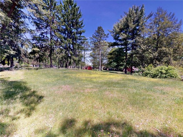 140 Evergreen Dr, Center Twp, PA 15001