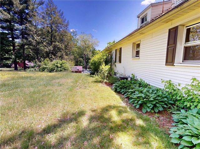 140 Evergreen Dr, Center Twp, PA 15001