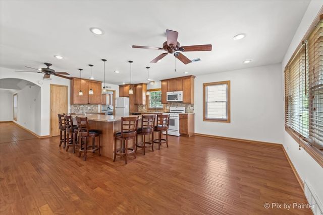 10036 S Tripp Avenue, Oak Lawn, IL 60453