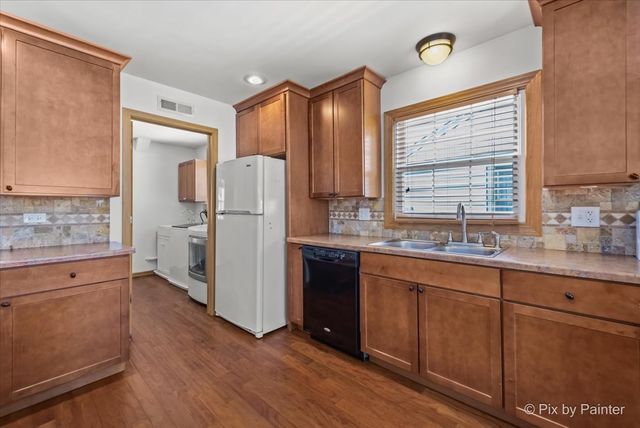 10036 S Tripp Avenue, Oak Lawn, IL 60453