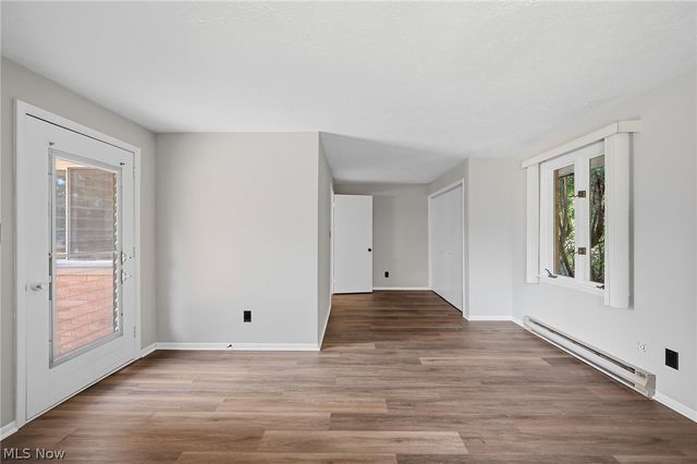 333 E Ridgewood Drive, Seven Hills, OH 44131