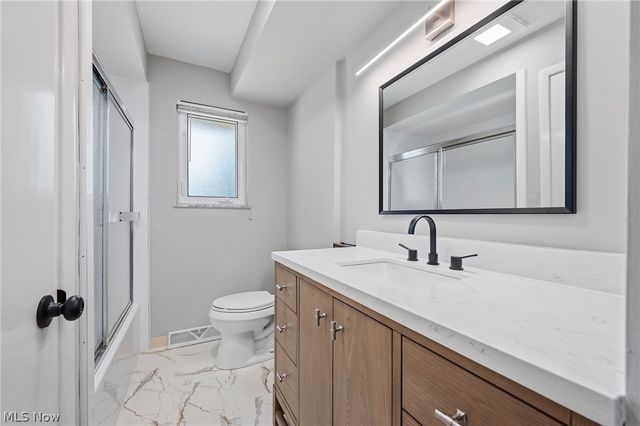 333 E Ridgewood Drive, Seven Hills, OH 44131