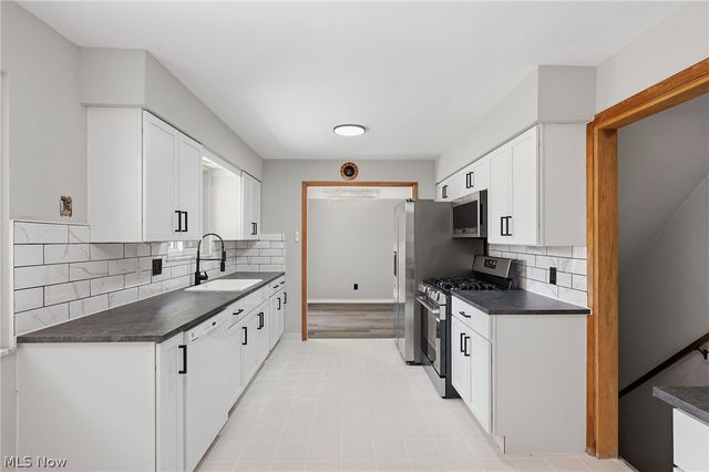 333 E Ridgewood Drive, Seven Hills, OH 44131