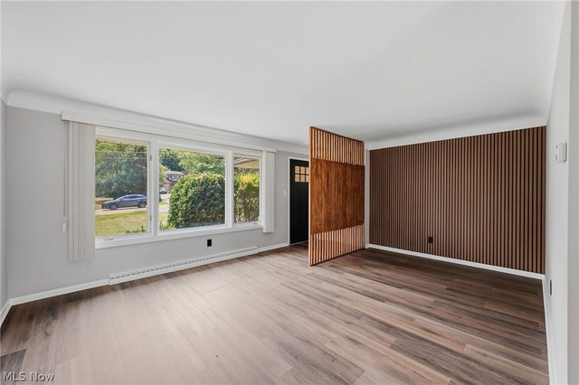 333 E Ridgewood Drive, Seven Hills, OH 44131