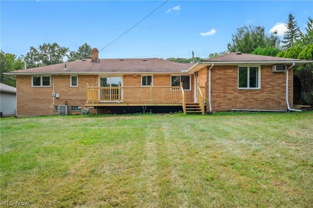 333 E Ridgewood Drive, Seven Hills, OH 44131