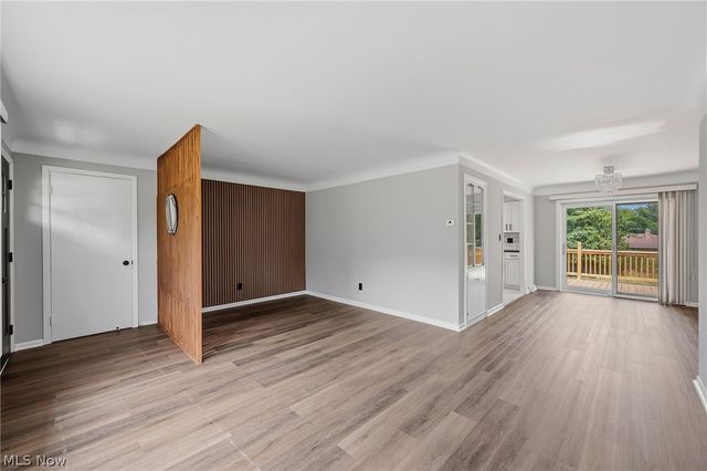 333 E Ridgewood Drive, Seven Hills, OH 44131