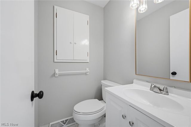 333 E Ridgewood Drive, Seven Hills, OH 44131