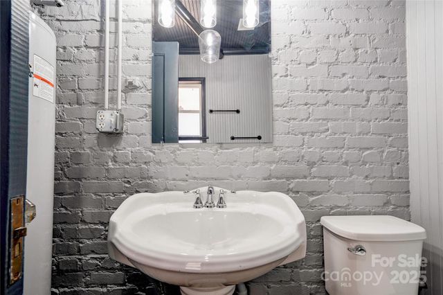 218 E Main Street, Lawndale, NC 28090