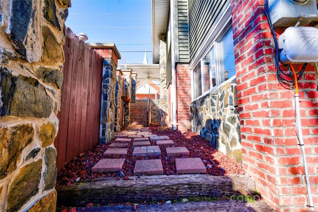 218 E Main Street, Lawndale, NC 28090