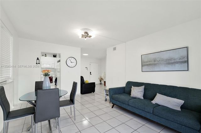 1101 SW 122nd Avenue 205, Miami, FL 33184