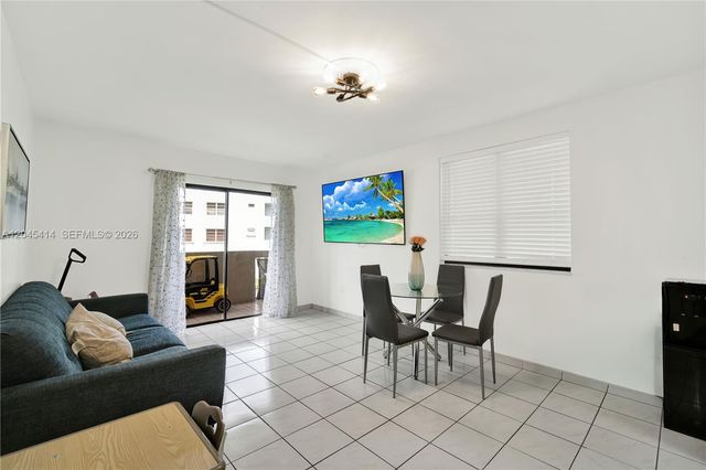 1101 SW 122nd Avenue 205, Miami, FL 33184
