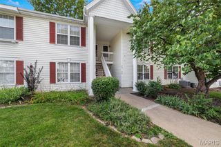 907 Sugar Lake Court, St Peters, MO 63376