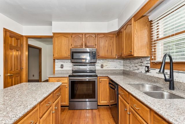 1806 CHAPEL WOODS, Batavia Twp, OH 45103