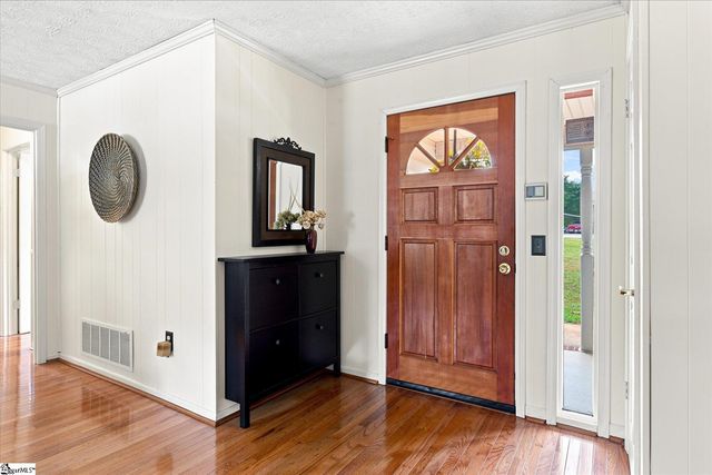 208 Pineview Drive, Pelzer, SC 29669