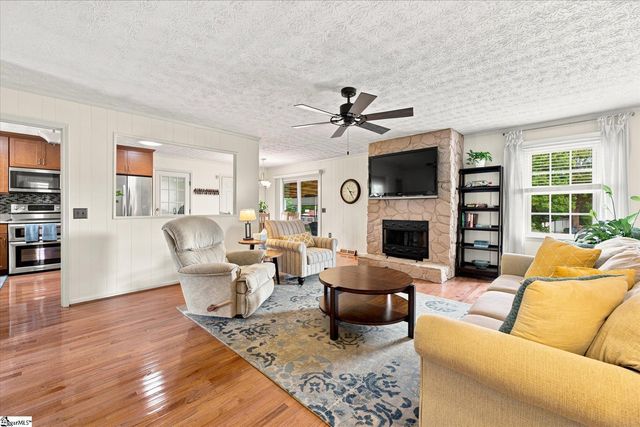 208 Pineview Drive, Pelzer, SC 29669