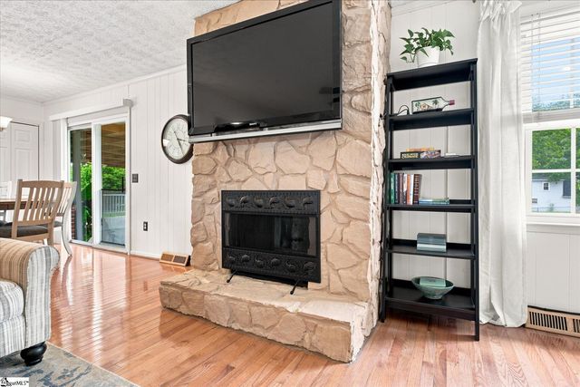 208 Pineview Drive, Pelzer, SC 29669