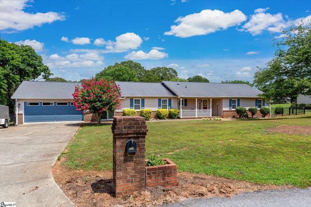 208 Pineview Drive, Pelzer, SC 29669