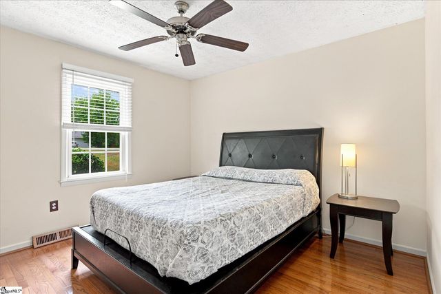 208 Pineview Drive, Pelzer, SC 29669