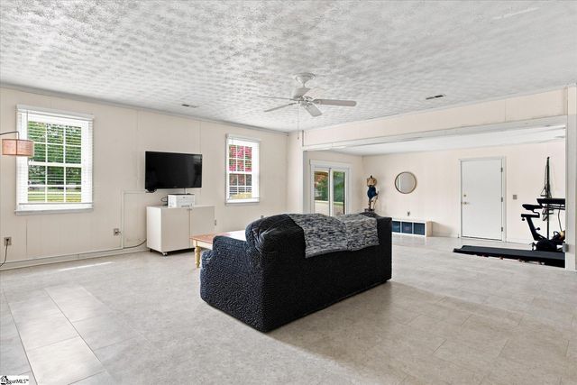 208 Pineview Drive, Pelzer, SC 29669