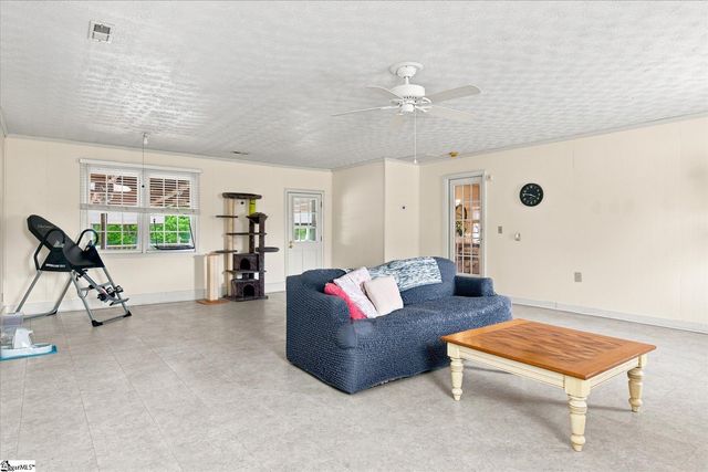 208 Pineview Drive, Pelzer, SC 29669