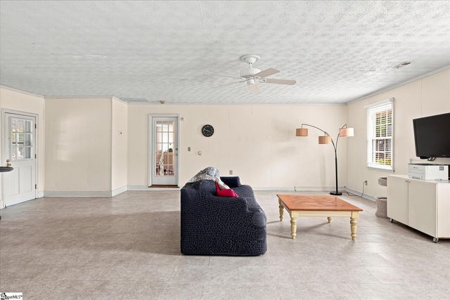 208 Pineview Drive, Pelzer, SC 29669