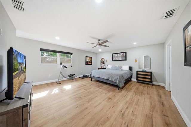 6902 E 29TH AVENUE, Tampa, FL 33619