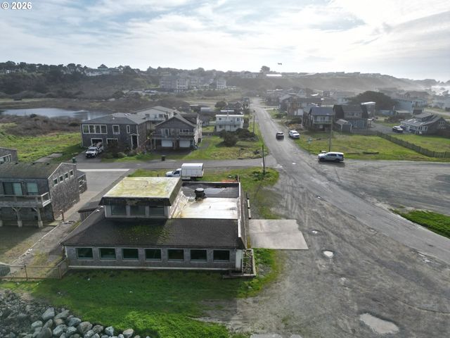 SECorner Lincoln 3rd Sw, Bandon, OR 97411