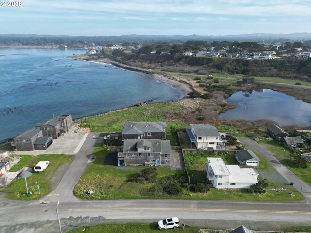 SECorner Lincoln 3rd Sw, Bandon, OR 97411