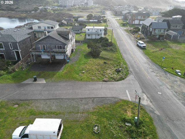 SECorner Lincoln 3rd Sw, Bandon, OR 97411
