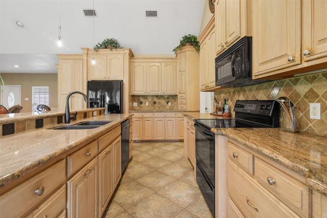 11692 Clark Lane, Conroe, TX 77385