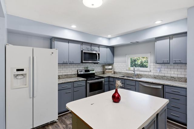 2004 Rockwood Drive, Richmond, KY 40475