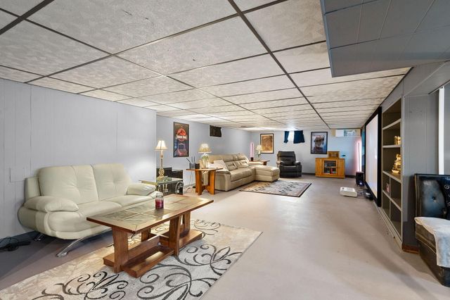 8814 Lee Street, Crown Point, IN 46307