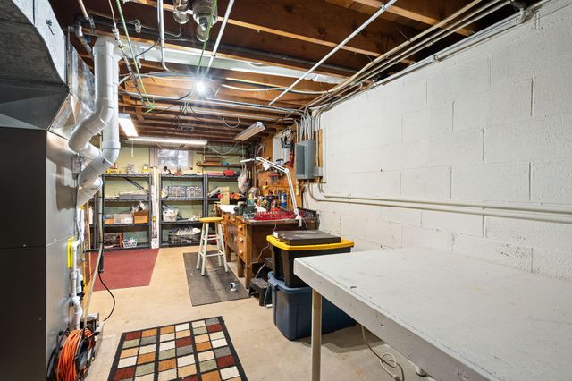 8814 Lee Street, Crown Point, IN 46307