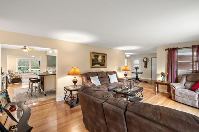 8814 Lee Street, Crown Point, IN 46307