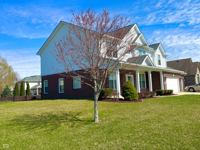 1909 Versailles Drive, Greenwood, IN 46143