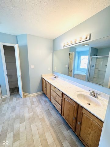 1909 Versailles Drive, Greenwood, IN 46143