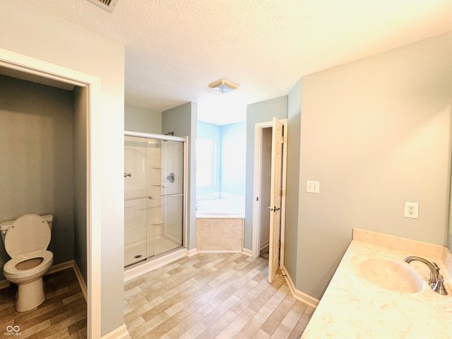 1909 Versailles Drive, Greenwood, IN 46143