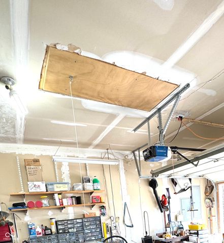 1909 Versailles Drive, Greenwood, IN 46143