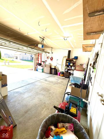 1909 Versailles Drive, Greenwood, IN 46143