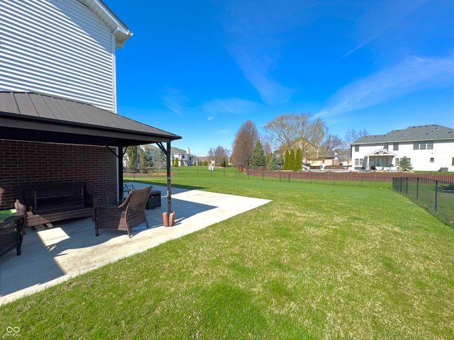 1909 Versailles Drive, Greenwood, IN 46143