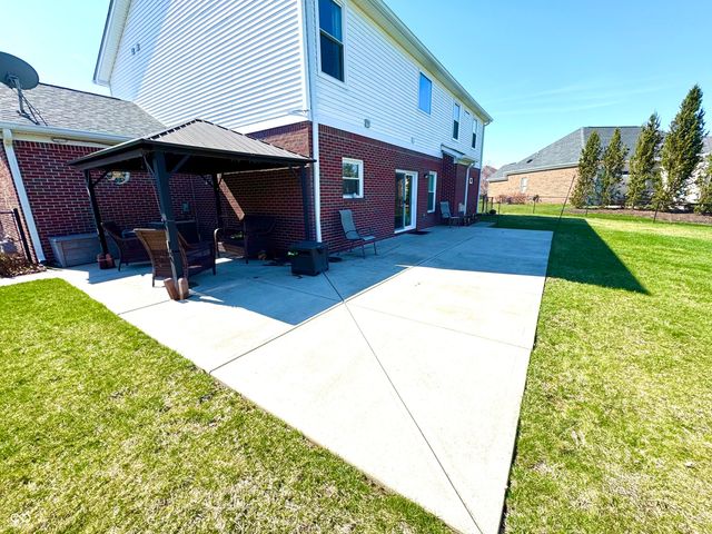 1909 Versailles Drive, Greenwood, IN 46143