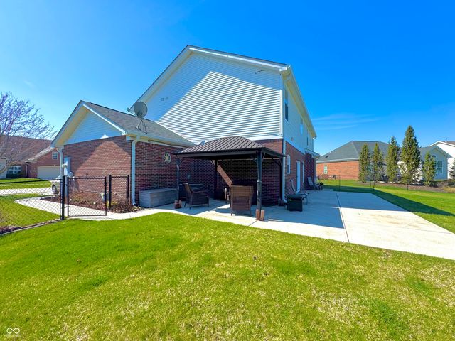 1909 Versailles Drive, Greenwood, IN 46143