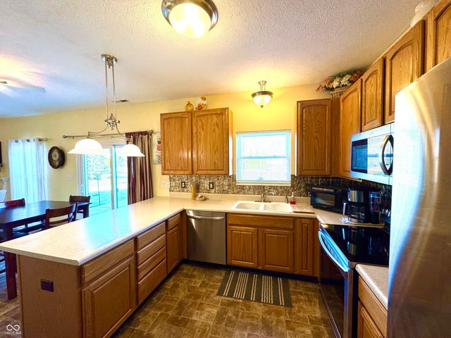 1909 Versailles Drive, Greenwood, IN 46143